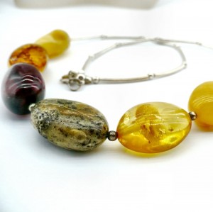 amber necklace 019a